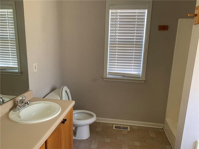 Building Photo - 333 GA-11