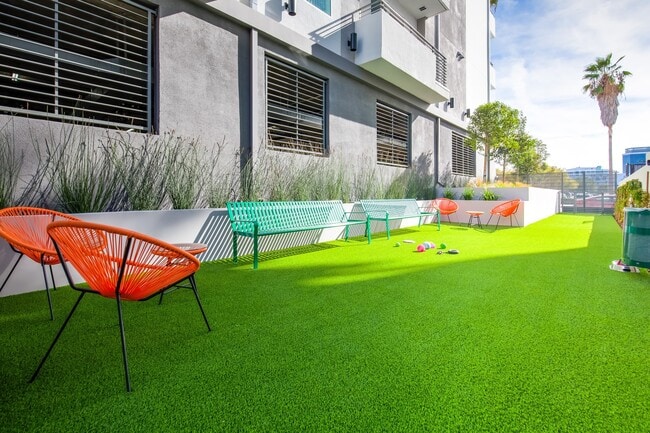 Building Photo - Unit Type: D2 Penthouse | 2 Bedroom + Loft...