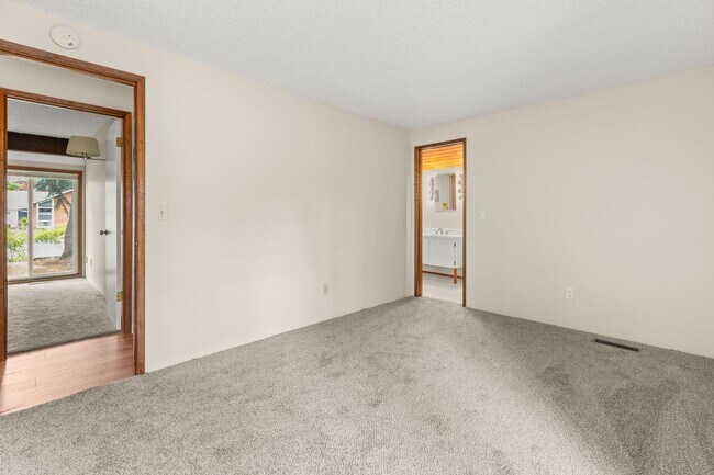 Building Photo - Must See! 3 bed/2 bath home with amazing private backyard - Double Garage/Community Pool