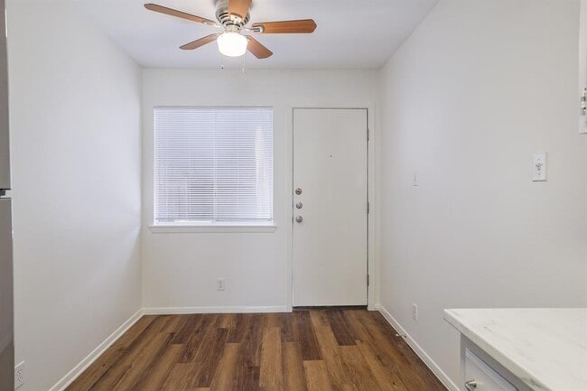 Building Photo - 3401 Willowrun Cove