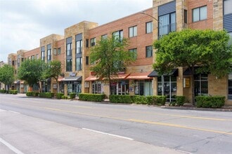 Building Photo - 3016 Guadalupe St
