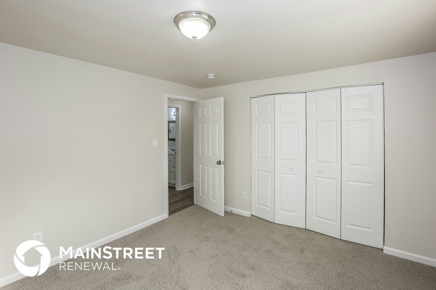 Building Photo - 5013 Split Oak Dr
