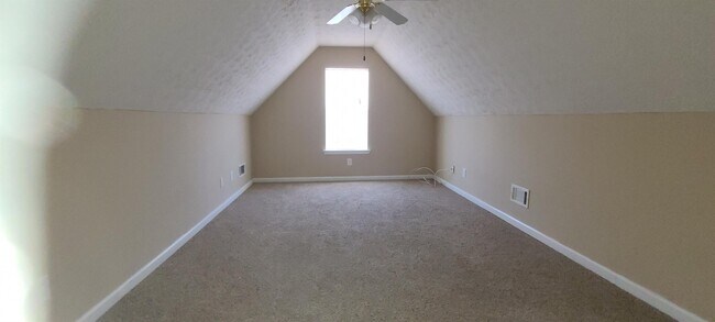 Building Photo - 30 Princeton Ct