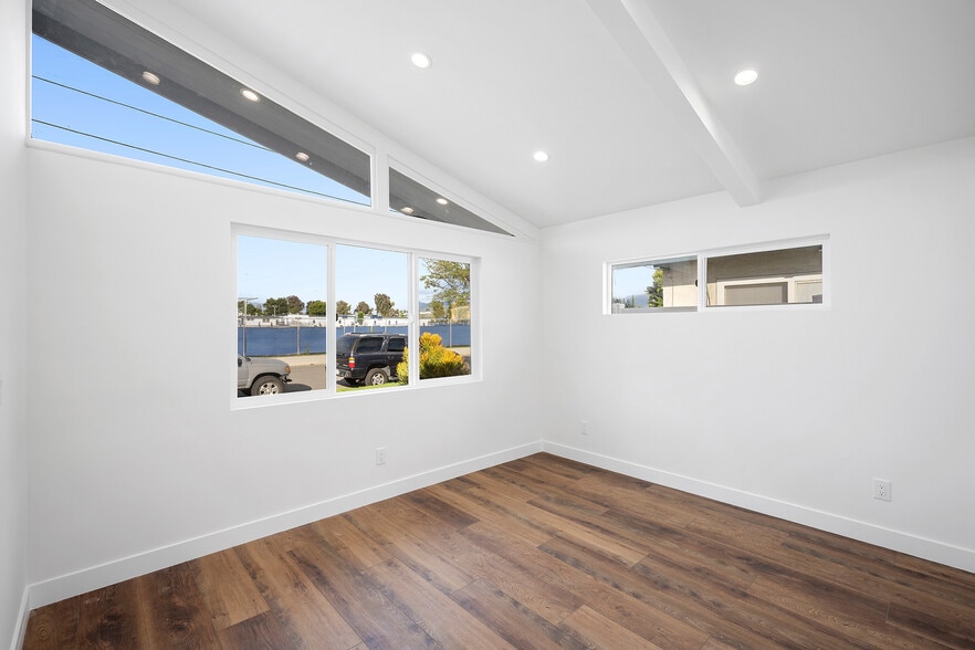 Building Photo - 13010 Hartland St