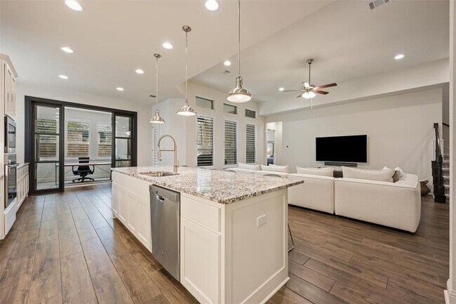 Building Photo - 713 Santa Catalina Wy