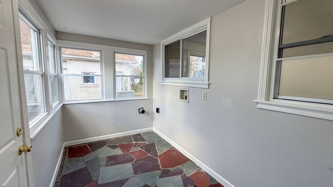 Building Photo - Gorgeous single-family Home