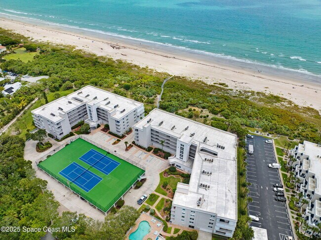 Building Photo - 8700 Ridgewood Ave