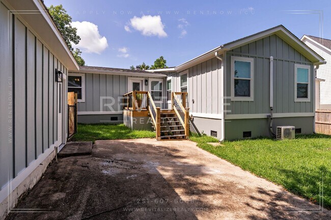 Building Photo - 80 N Hathaway Rd