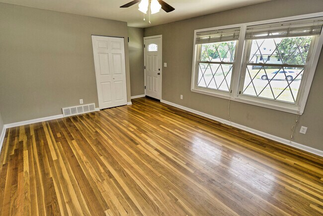 Building Photo - 2635 Netherton Dr