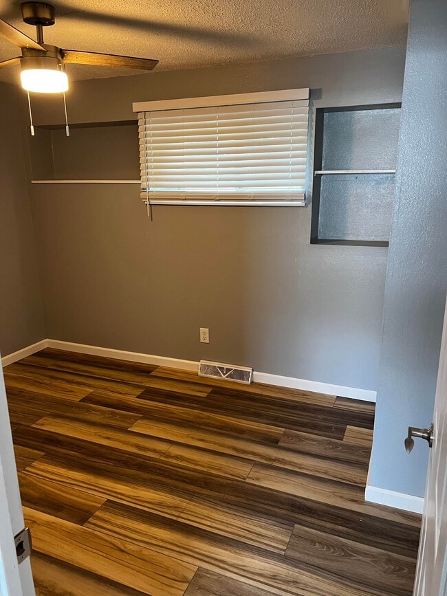 Building Photo - 1210 Perry Pl
