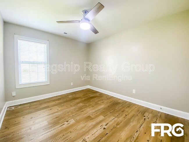 Building Photo - 203 Carew Dr