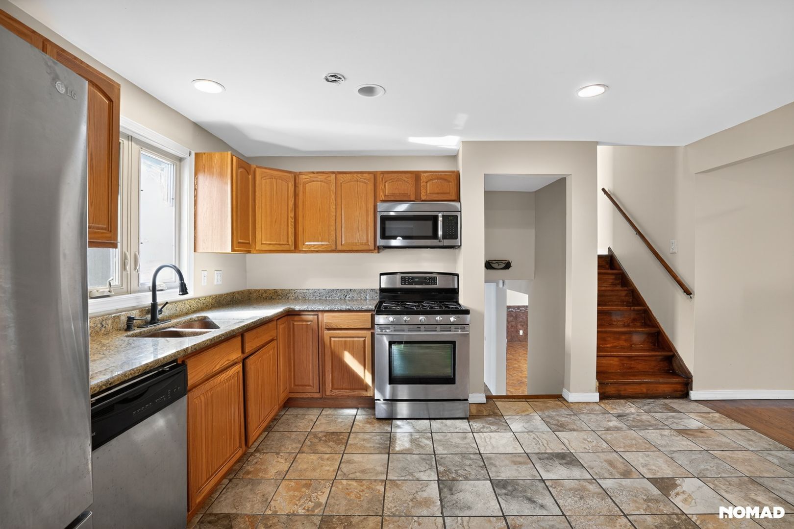 Building Photo - 526 Marquette Ave