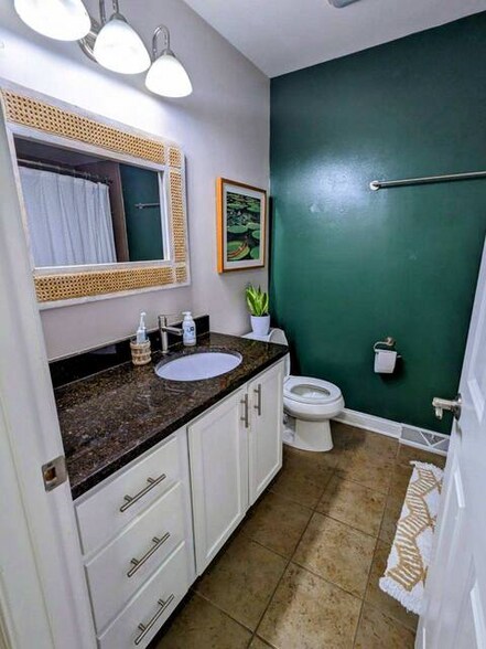 Building Photo - 829 McClain Rd