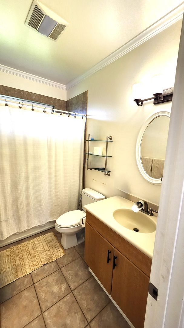 Building Photo - Romancini