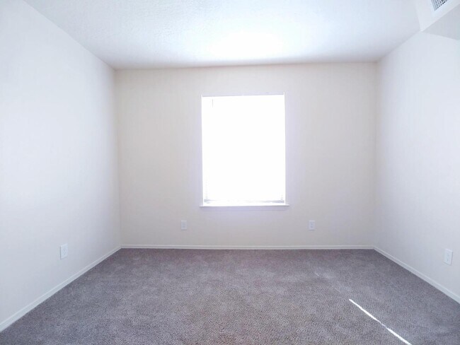 Building Photo - 1021 Coal Ave SW