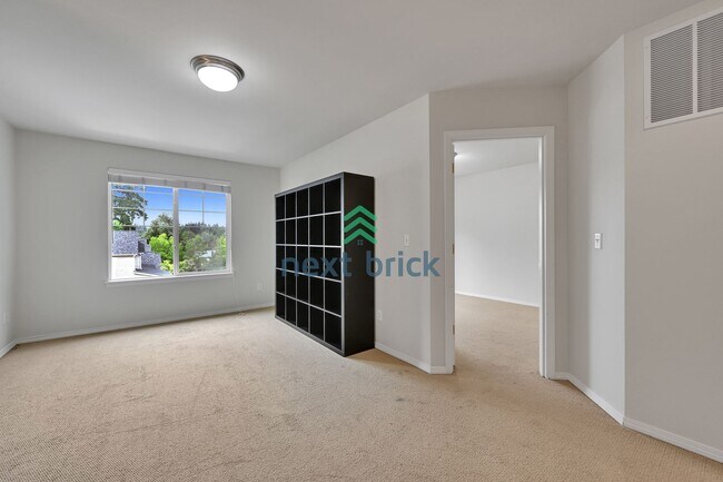 Building Photo - 3 BED & 2.5 BATH SINGLE FAMILY HOUSE FOR RENT