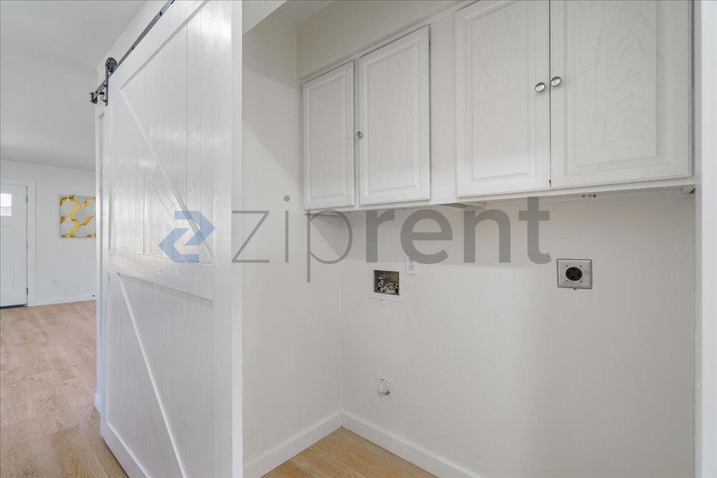 Building Photo - Unit
