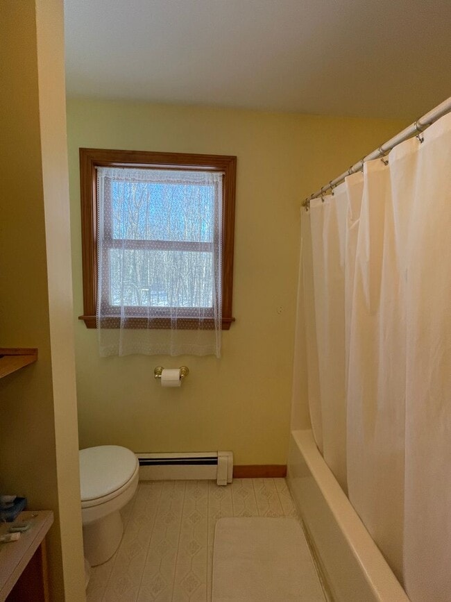 Building Photo - New listing!! A beautiful 3 bedroom 2.5 ba...
