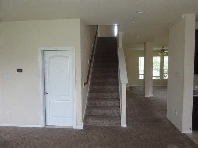 Building Photo - 1402 Green Highland Dr