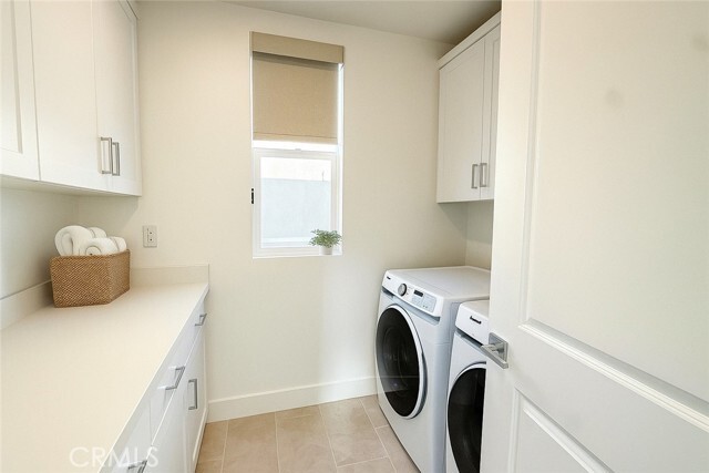 Building Photo - 179 Sawbuck