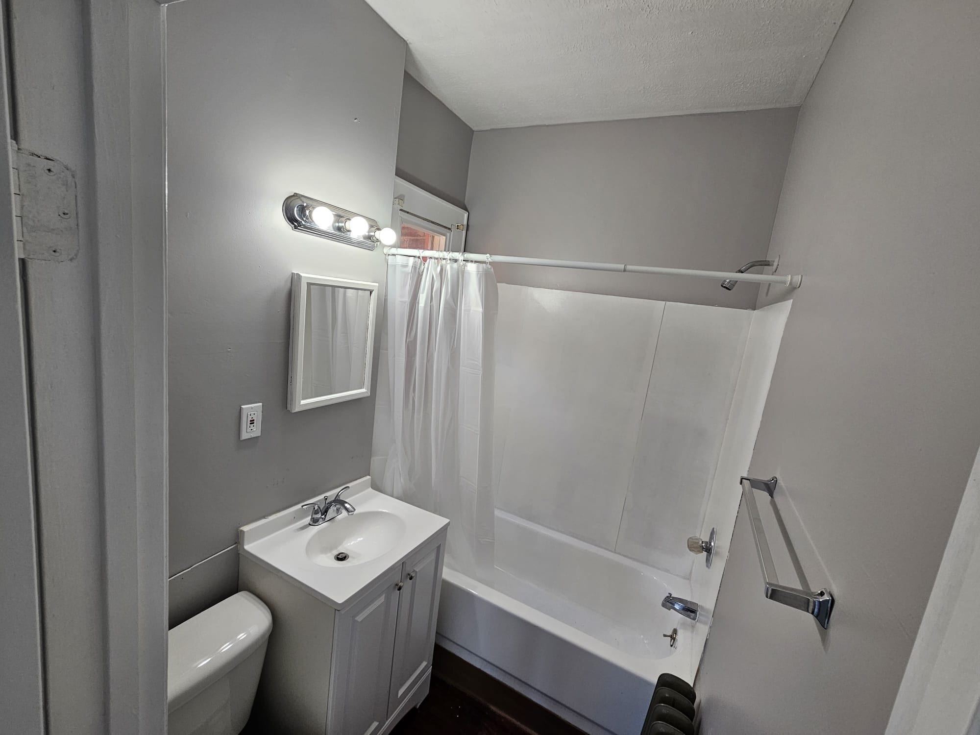 Building Photo - 392 E 147th St