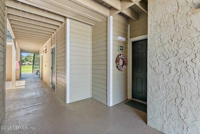 Building Photo - 900 Ironwood Dr
