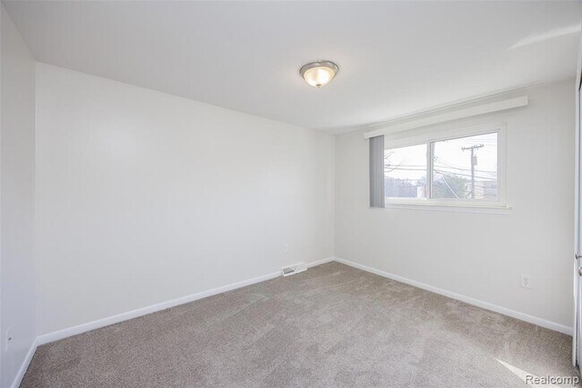 Building Photo - 1717 Nakota Rd