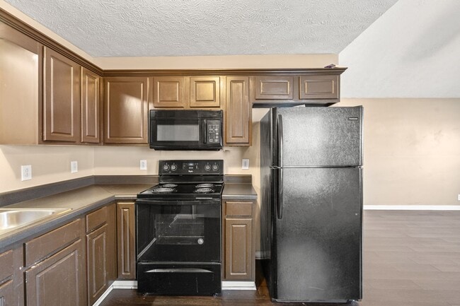 Building Photo - 1578 Chariot Dr