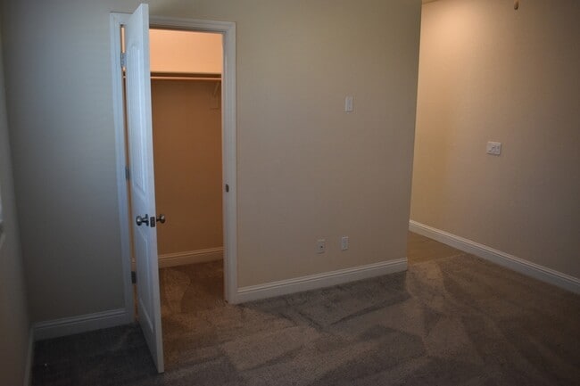 Building Photo - 2423 Gabriel Dr