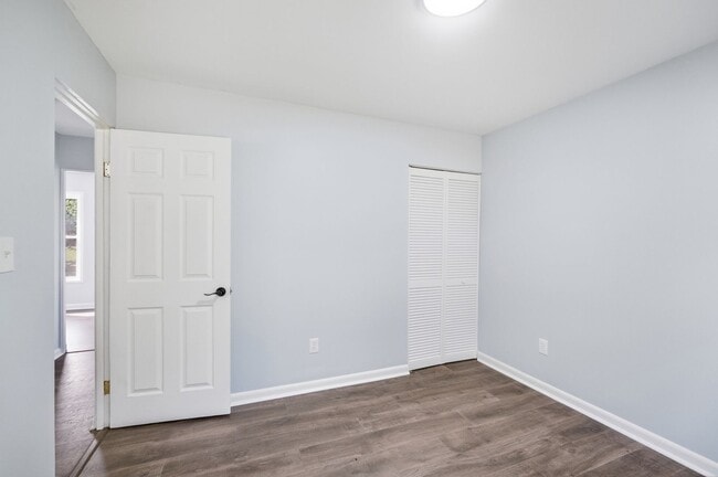 Building Photo - Newly Renovated Three Bed available to rent with move-in special!