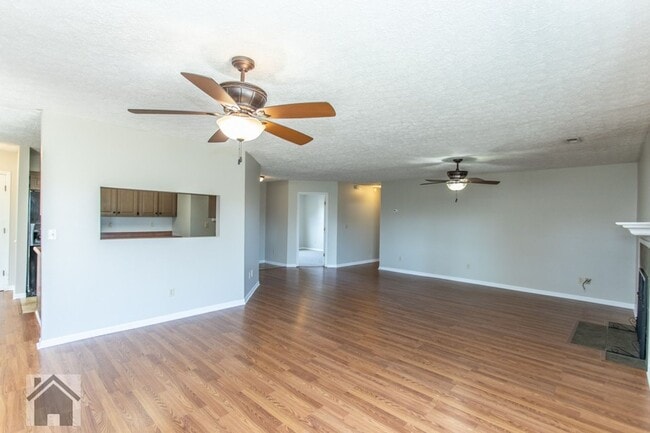 Building Photo - 105 Shara Dr