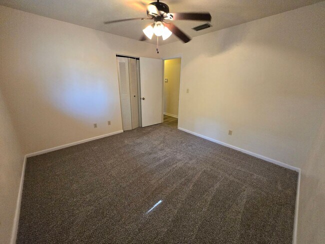 Building Photo - 5315 SW 81st Terrace