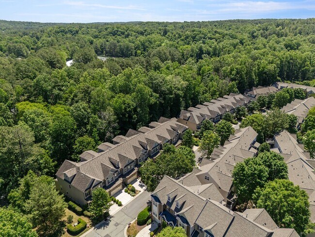 Building Photo - Convenient Carrboro Living in a Spacious 4 Bedroom Home