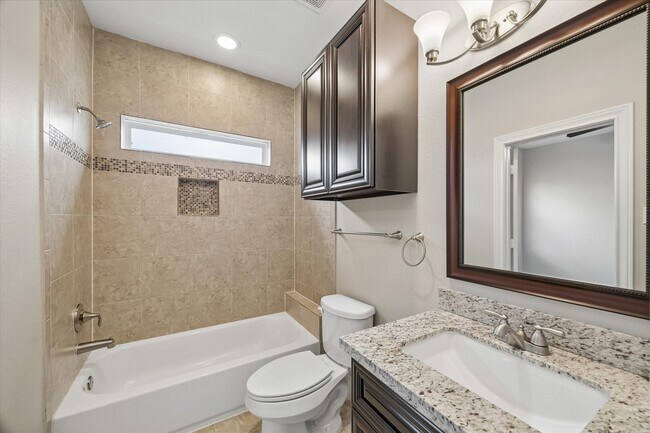 Building Photo - 1105 E 27th St