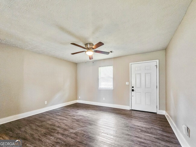 Building Photo - 3006 Stanton Rd SE