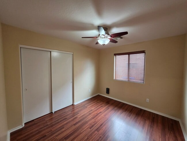 Building Photo - 7805 S 48th Ln