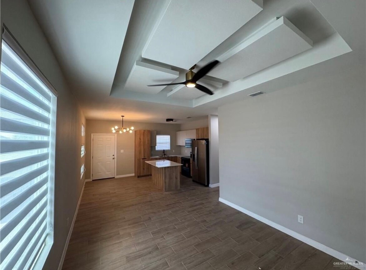 Building Photo - 311 W Campeche Ave