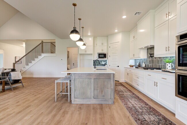 Building Photo - 2101 Dax Ln