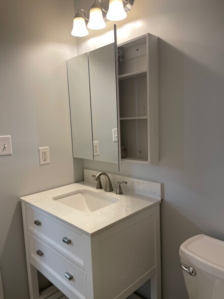 Building Photo - 7123 Belize Dr
