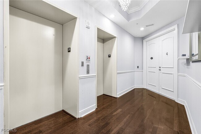 Building Photo - 2104 W First St