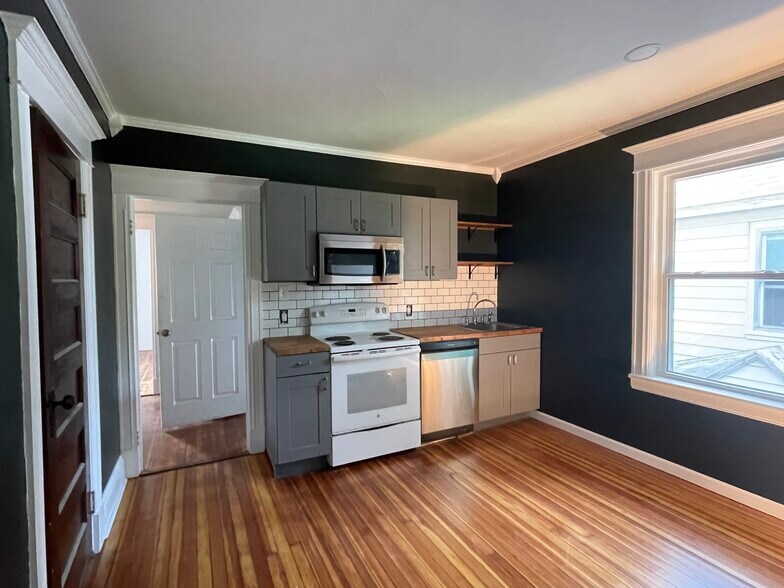 Building Photo - 1544 Union St