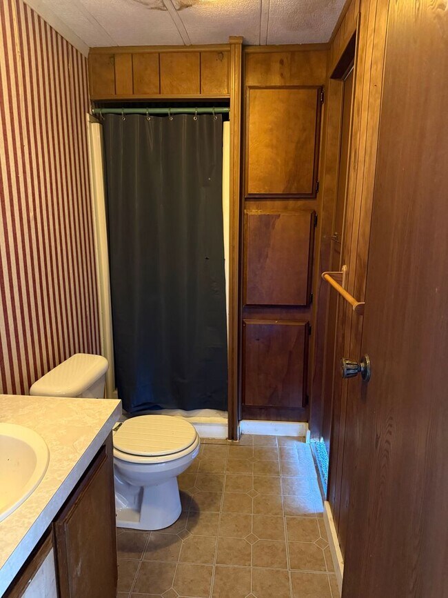 Building Photo - 662 Shippensburg Rd