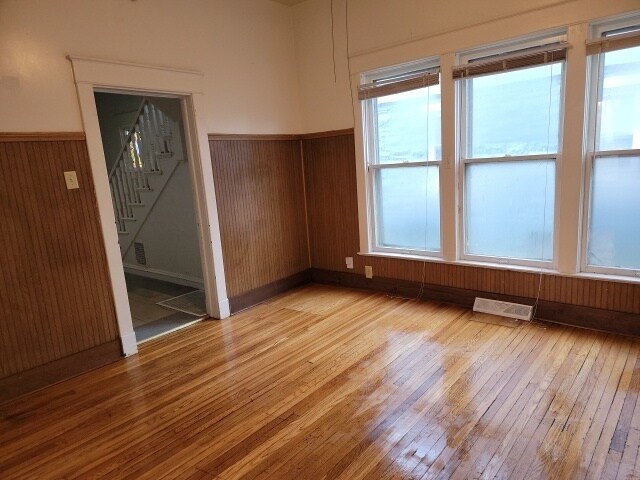 Building Photo - 3326 Gillham Rd