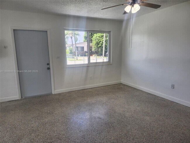 Building Photo - 3245 SW 88th Ct