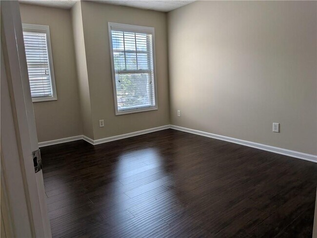 Building Photo - 4624 Windale Dr NW