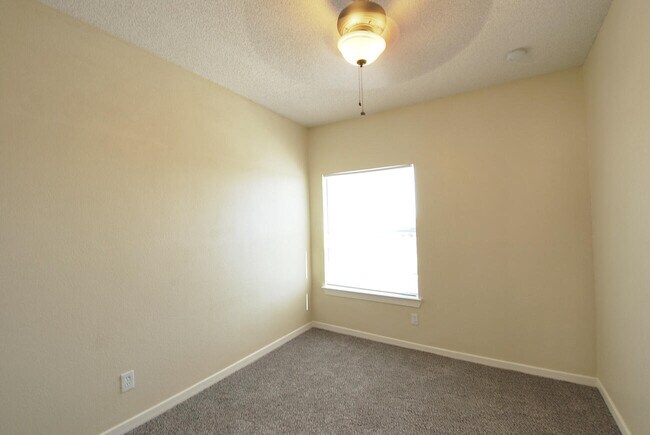 Building Photo - 5513 Ignacio Frias Dr