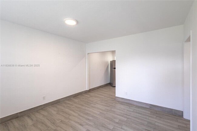 Building Photo - 7012 NW 5th Pl