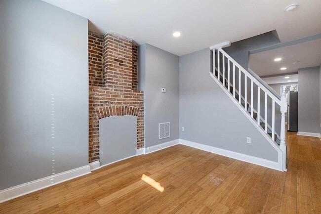 Building Photo - 1448 Ward St