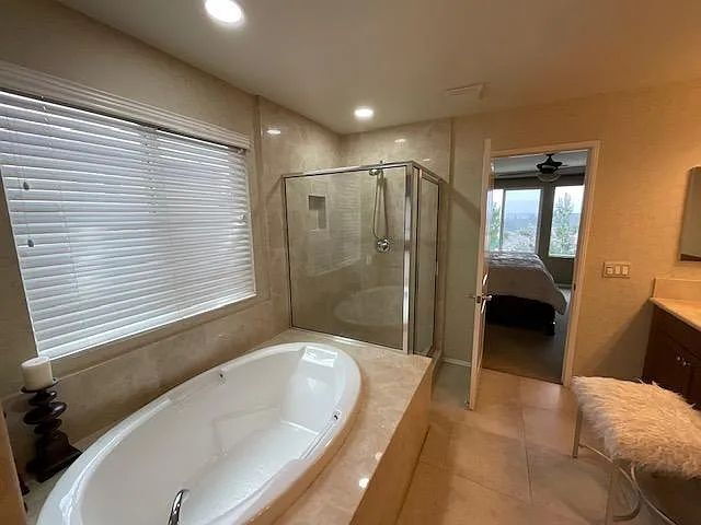 Building Photo - Immaculate 5-Bedroom Executive Home in Desirable Plum Canyon