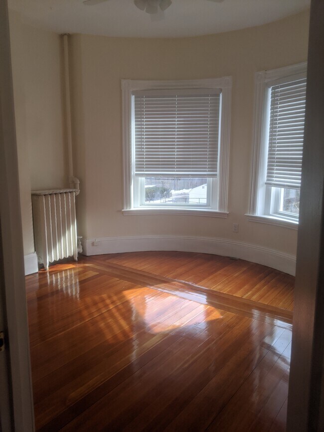Primary Photo - 115 Park St